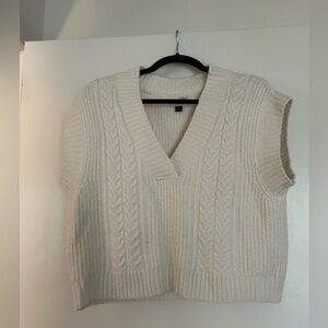 Universal thread sweater vest